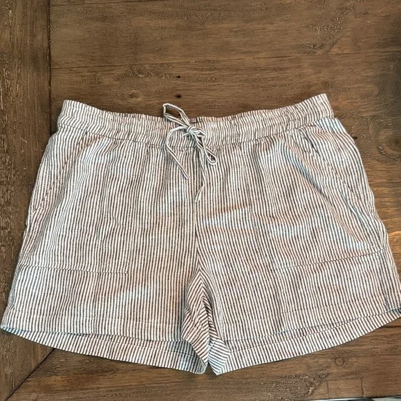 *NEW J. Crew Drawstring Pull-on Shorts Medium Black & White Stripes - Picture 2 of 8